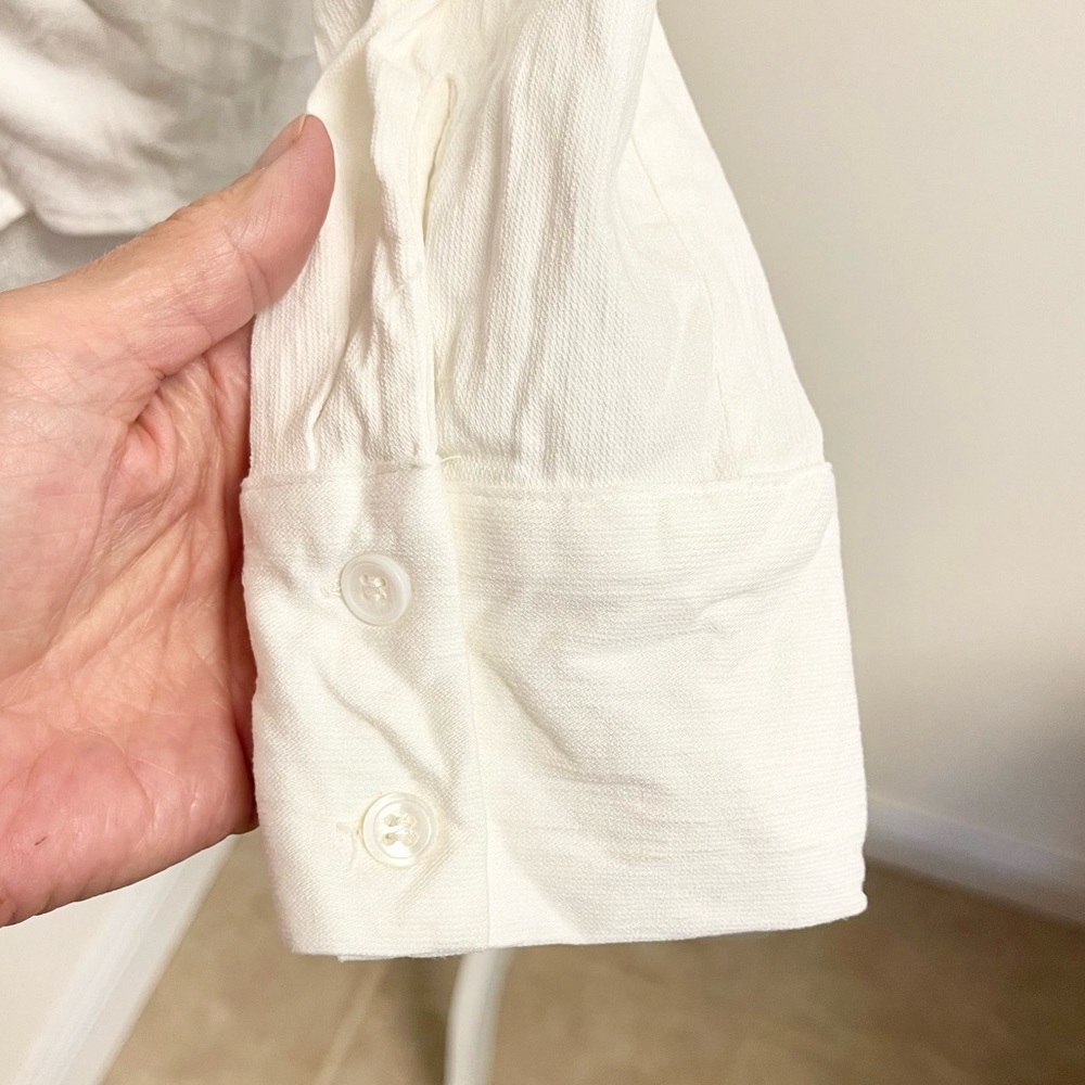 Beautiful Zara stretch button down! - Picture 6 of 9